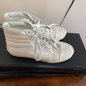 White Vans Canvas Sk8-Hi Sneaker